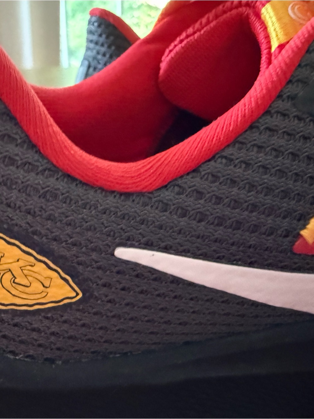 Kansas City Chiefs Nike Pegasus 40 Red and Yellow Athletic Shoe (Pair) - Picture 2 of 5